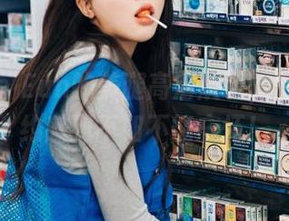 Son Ye Eun的美腿高清展示，下载后隐约感到不如不能忘怀！